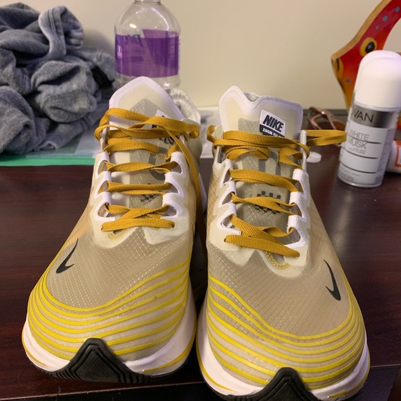 Nike Running Shoes Yellow Clear - Picture 5 of 5